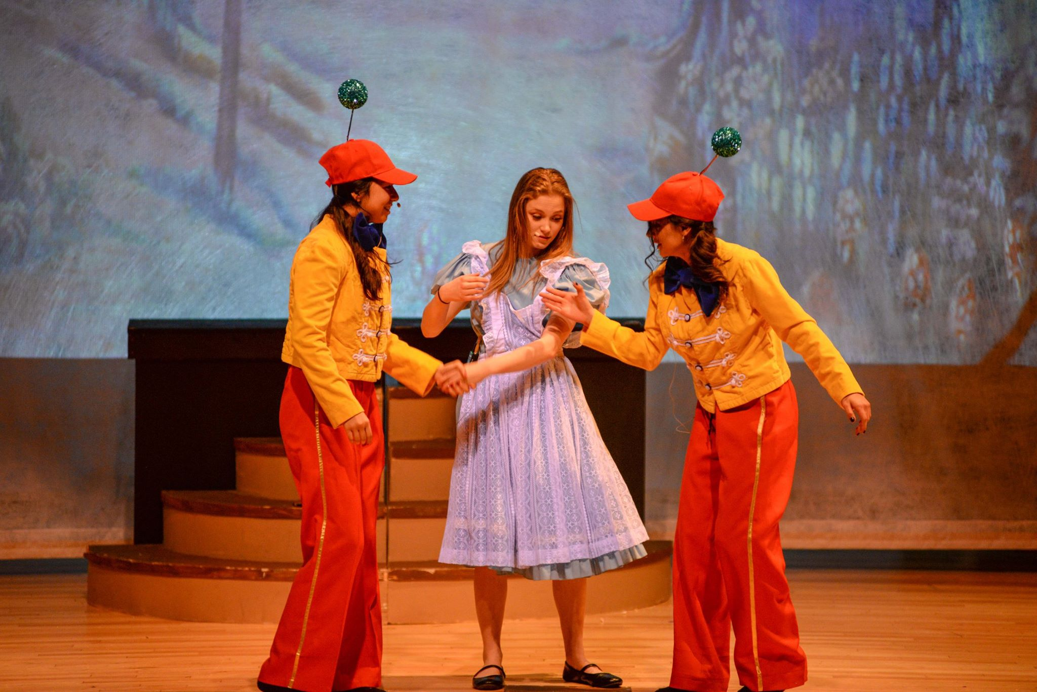 Show Photo – Alice w Tweedle Dee and Dum (2)